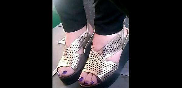  candid mature feet in bus closeup CAM07034-36 HD